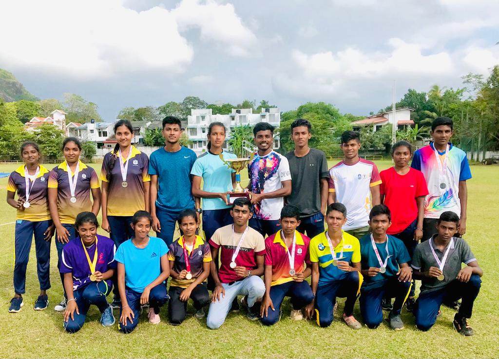  ජෝන්ටාබට් මලළ ක්‍රිිඩා වරන දිනා ගැනිිම